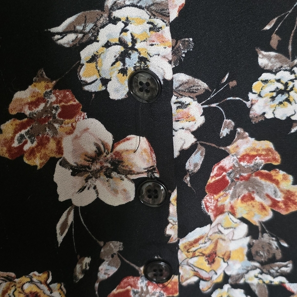 Ophelia Roe Floral Peplum Blouse Black Button Front Flowy Top 2X - Picture 4 of 6